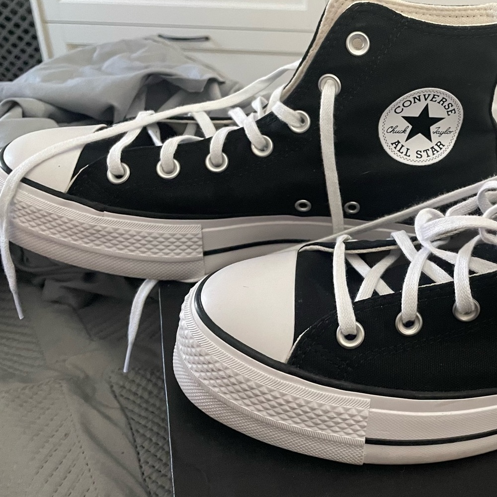 Platform converse